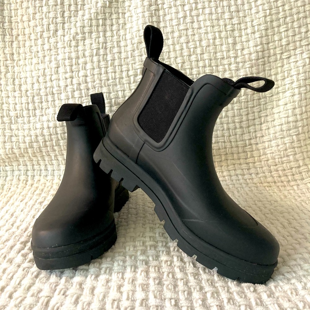 Everlane Chelsea Rain Boots
